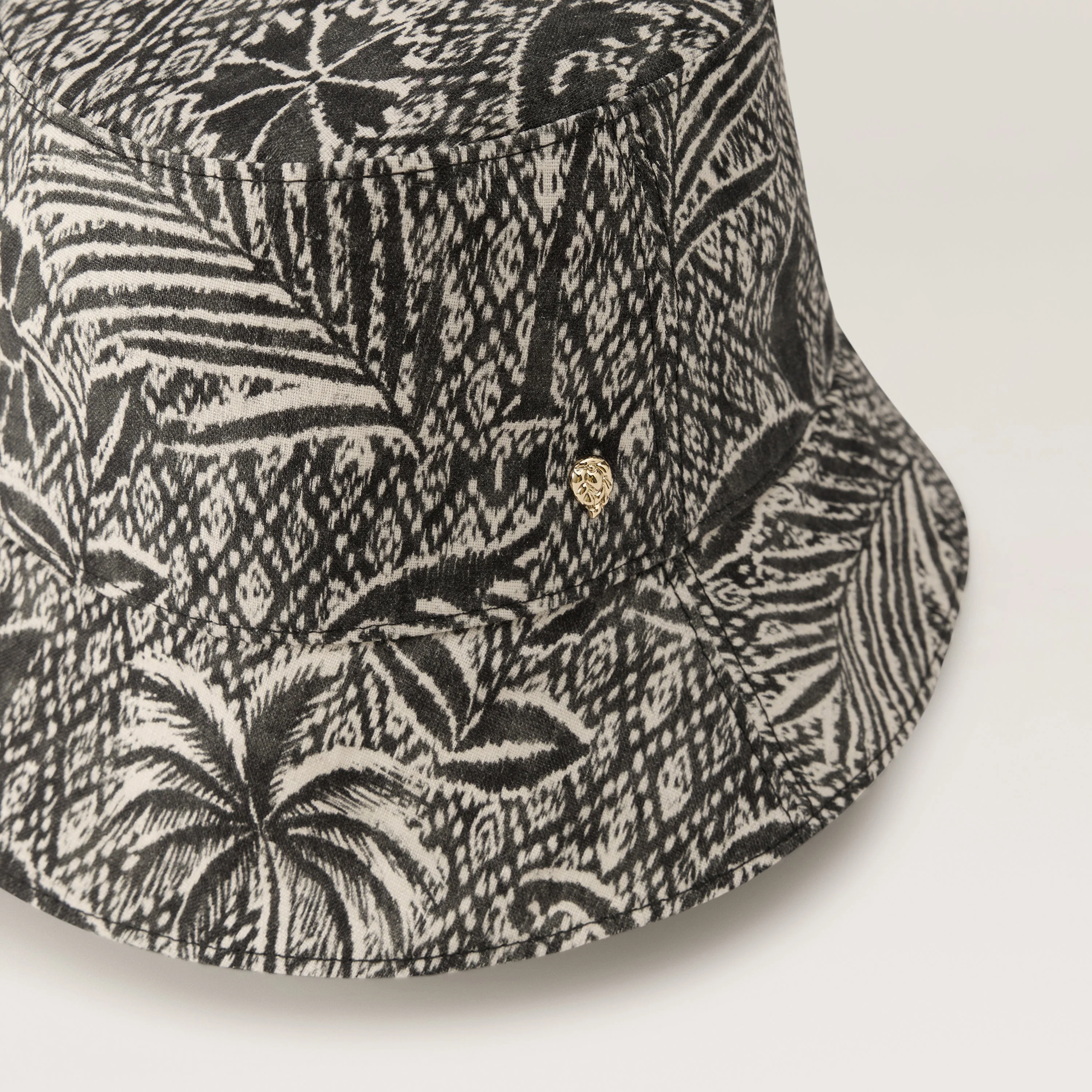Delta Linen Print Bucket - Image 4